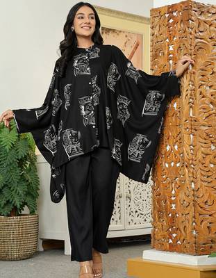 Women Printed Kaftan Kurta with Trousers 2