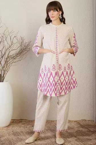Floral Printed Mandarin Collar Straight Kurta With Trousers