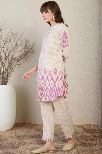 Floral Printed Mandarin Collar Straight Kurta With Trousers