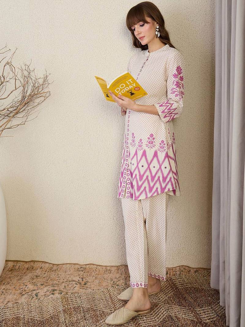 Floral Printed Mandarin Collar Straight Kurta With Trousers