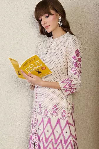 Floral Printed Mandarin Collar Straight Kurta With Trousers