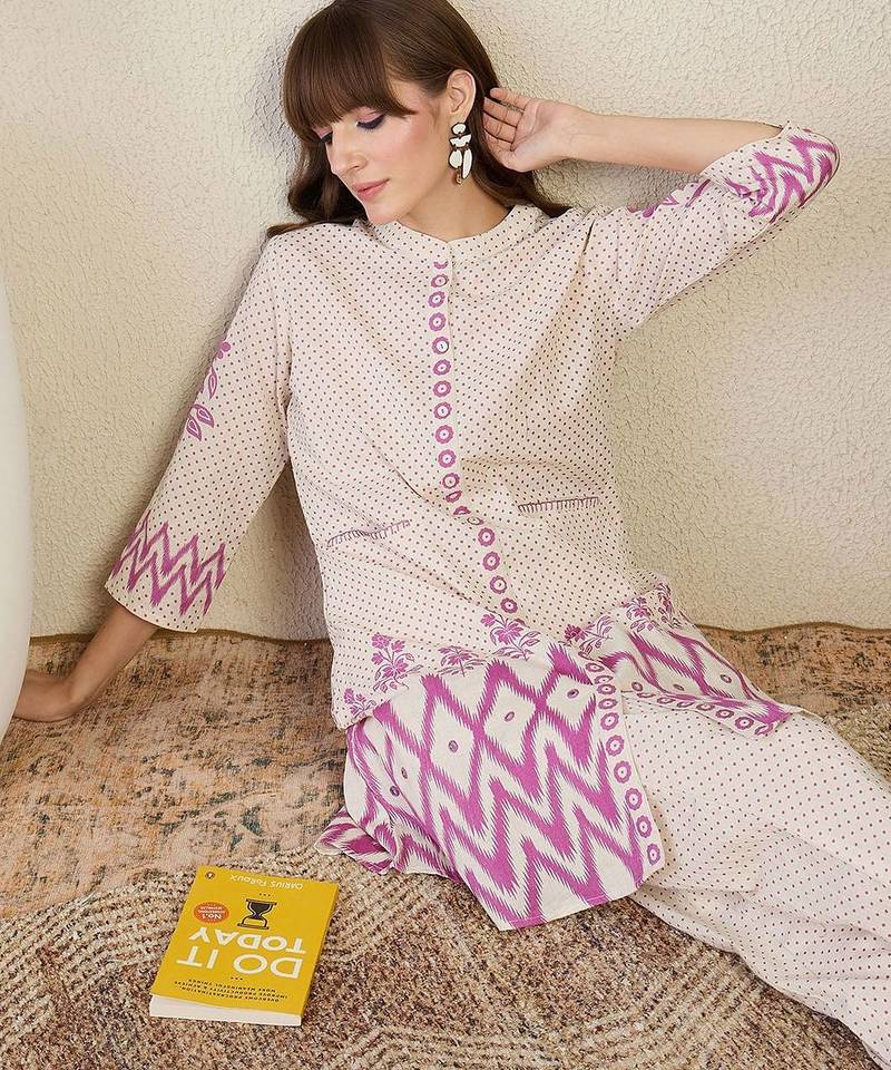 Floral Printed Mandarin Collar Straight Kurta With Trousers