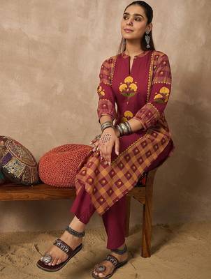 Women Ethnic Motifs Printed Regular Pure Cotton Kurta with Trousers 1