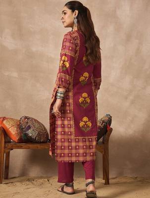 Women Ethnic Motifs Printed Regular Pure Cotton Kurta with Trousers 4