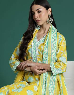 Women Floral Printed Regular Pure Cotton Kurta with Trousers & With Dupatta 1