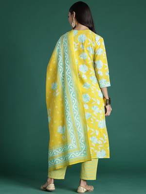 Women Floral Printed Regular Pure Cotton Kurta with Trousers & With Dupatta 7