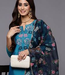 Women Floral Embroidered Regular Thread Work Kurta with Trousers & With Dupatta