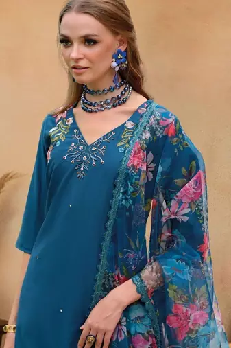 Women Floral Embroidered Regular Thread Work Liva Kurta with Trousers & With Dupatta