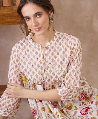 Women Floral Printed Empire  Cotton Kurta with Trousers 2
