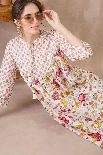 Women Floral Printed Empire Pure Cotton Kurta with Trousers