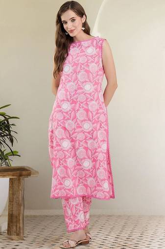 Women Floral Printed Regular  Cotton Kurta with Trousers