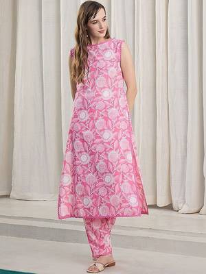 Women Floral Printed Regular Pure Cotton Kurta with Trousers 3