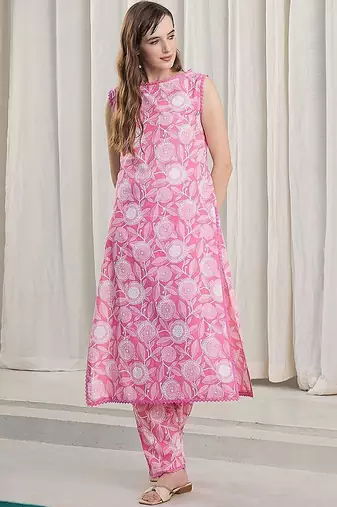 Women Floral Printed Regular Pure Cotton Kurta with Trousers