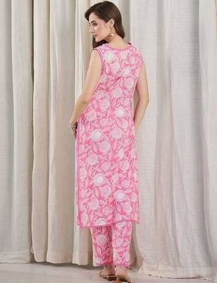 Women Floral Printed Regular Pure Cotton Kurta with Trousers 4