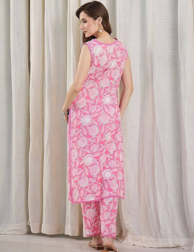 Women Floral Printed Regular Pure Cotton Kurta with Trousers