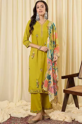 Women Floral Embroidered Regular Thread Work Kurta with Trousers & With Dupatta