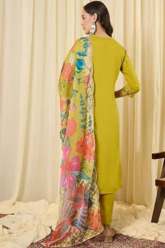 Women Floral Embroidered Regular Thread Work Kurta with Trousers & With Dupatta