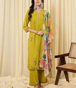 Women Floral Embroidered Regular Thread Work Kurta with Trousers & With Dupatta