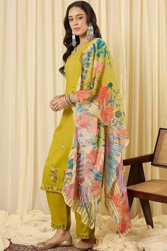 Women Floral Embroidered Regular Thread Work Kurta with Trousers & With Dupatta