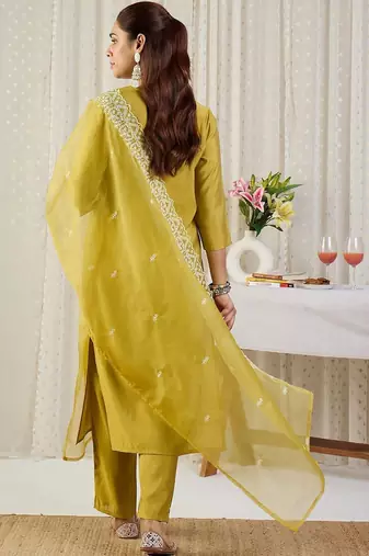 Ethnic Motifs Embroidered Thread Work Straight Kurta With Trousers & Dupatta