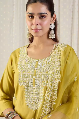 Ethnic Motifs Embroidered Thread Work Straight Kurta With Trousers & Dupatta