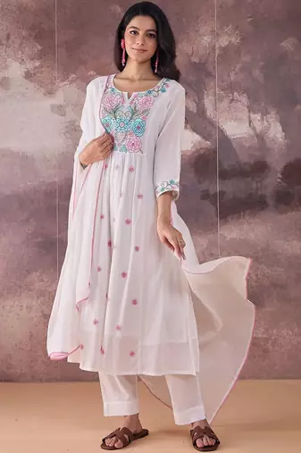 Embroidered Notch Neck Thread Work Pure Cotton Kurta With Trousers & Dupatta