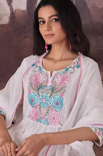 Embroidered Notch Neck Thread Work Pure Cotton Kurta With Trousers & Dupatta