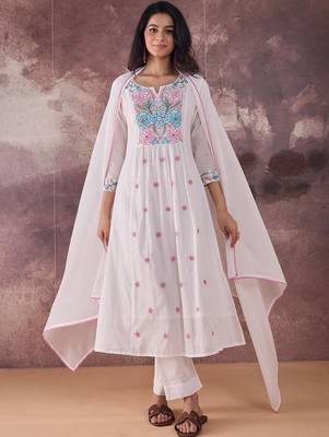 Embroidered Notch Neck Thread Work Pure Cotton Kurta With Trousers & Dupatta 4