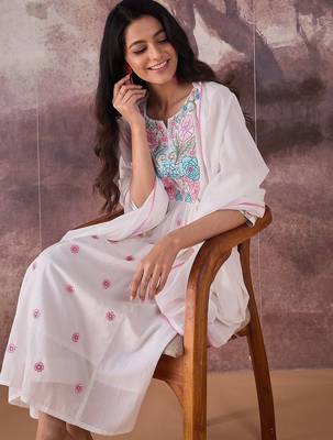 Embroidered Notch Neck Thread Work Pure Cotton Kurta With Trousers & Dupatta 6