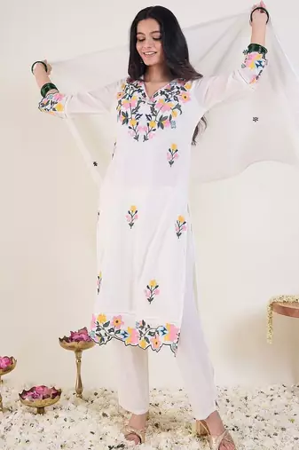Floral Embroidered Thread Work Pure Cotton Kurta With Trousers & Dupatta