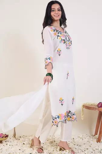 Floral Embroidered Thread Work Pure Cotton Kurta With Trousers & Dupatta