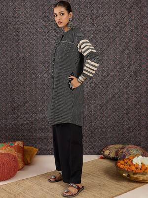 Women Printed Regular Pure Cotton Kurta with Trousers 3