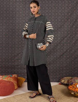 Women Printed Regular Pure Cotton Kurta with Trousers 5