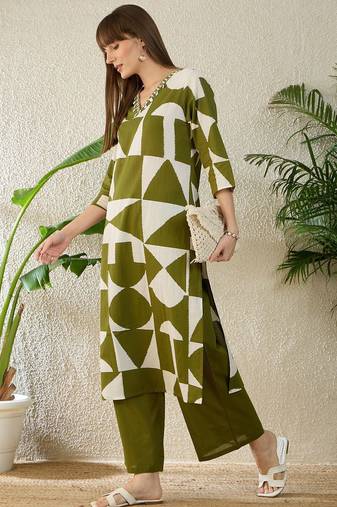 Women Printed Regular Beads and Stones  Cotton Kurta with Palazzos