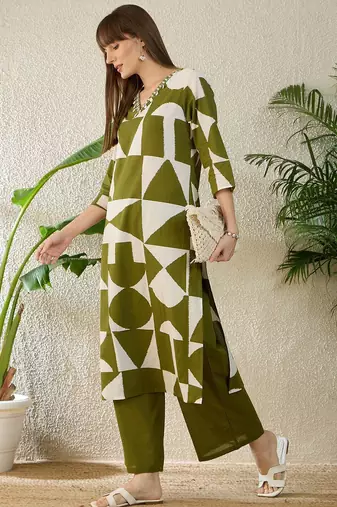 Women Printed Regular Beads and Stones Pure Cotton Kurta with Palazzos