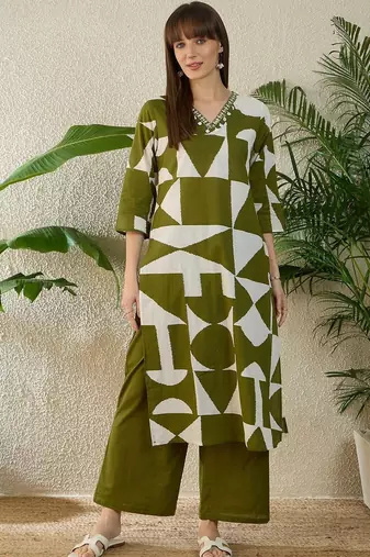 Women Printed Regular Beads and Stones Pure Cotton Kurta with Palazzos