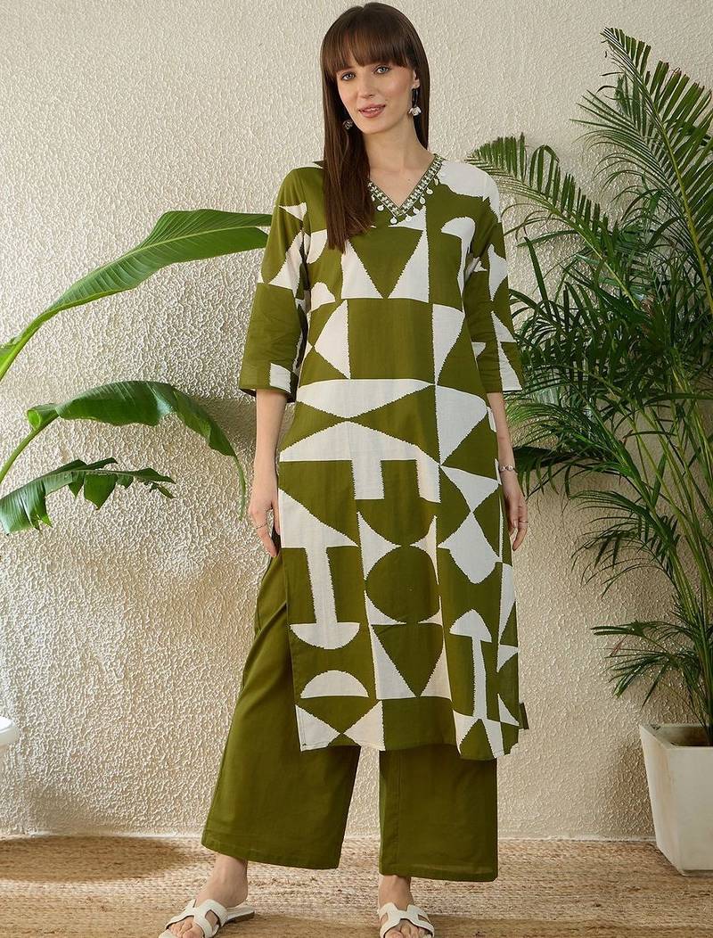 Women Printed Regular Beads and Stones Pure Cotton Kurta with Palazzos