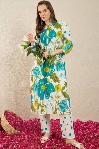 Women Floral Printed Regular  Cotton Kurta with Trousers