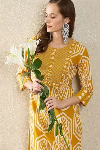 Women Printed Regular Mirror Work Pure Cotton Kurta with Trousers