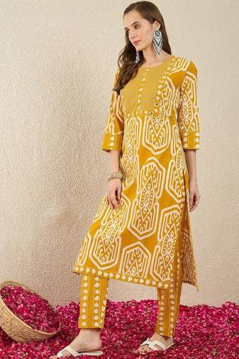 Women Printed Regular Mirror Work Pure Cotton Kurta with Trousers