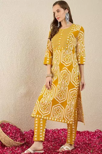 Women Printed Regular Mirror Work Pure Cotton Kurta with Trousers