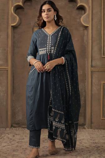 Motifs Embroidered Pure Cotton V-Neck Straight Kurta With Trousers & Dupatta
