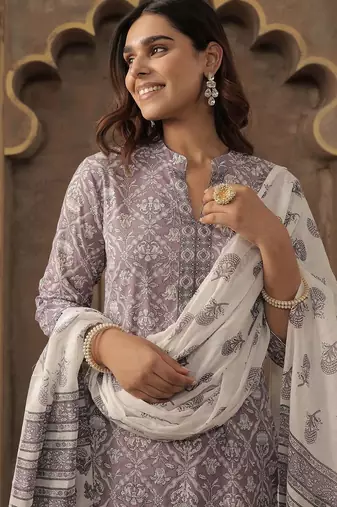 Women Ethnic Motifs Printed Cotton Kurta with Trousers & Dupatta