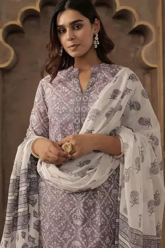 Women Ethnic Motifs Printed Cotton Kurta with Trousers & Dupatta