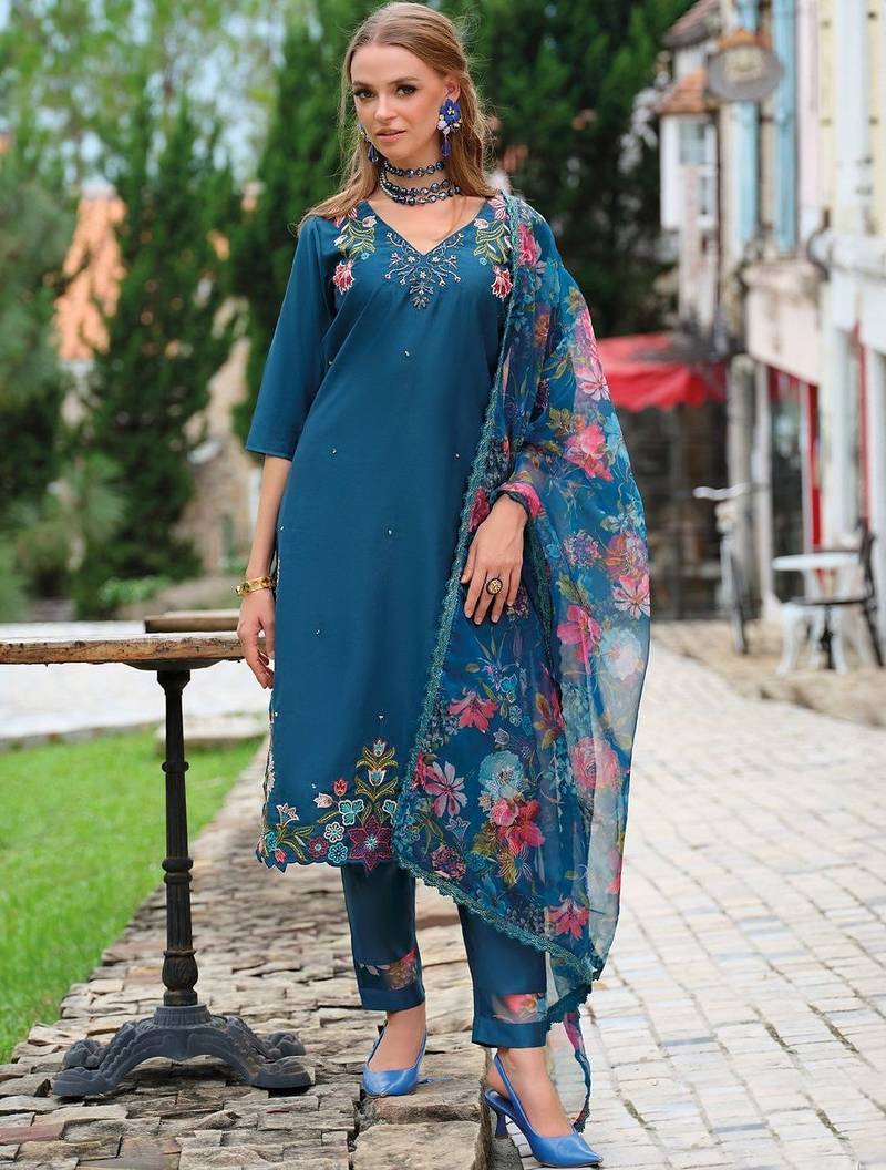 Women Floral Embroidered Kurta with Trousers & Dupatta