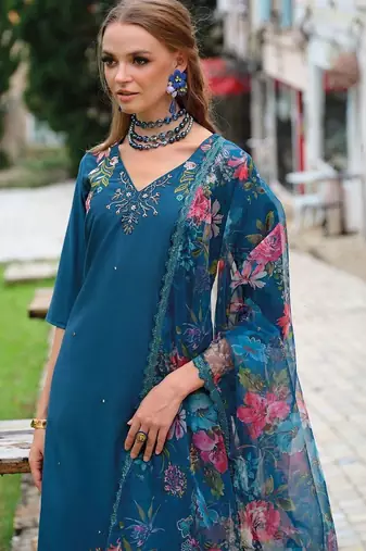 Women Floral Embroidered Kurta with Trousers & Dupatta
