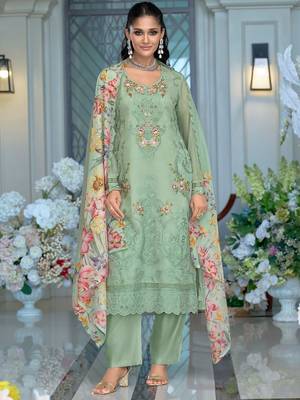 Women Floral Embroidered Regular Thread Work Kurta with Trousers & With Dupatta 1
