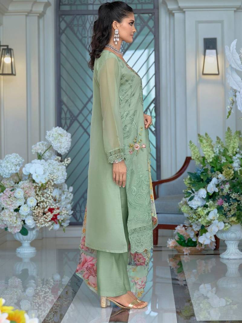 Women Floral Embroidered Regular Thread Work Kurta with Trousers & With Dupatta