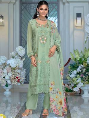 Women Floral Embroidered Regular Thread Work Kurta with Trousers & With Dupatta 5