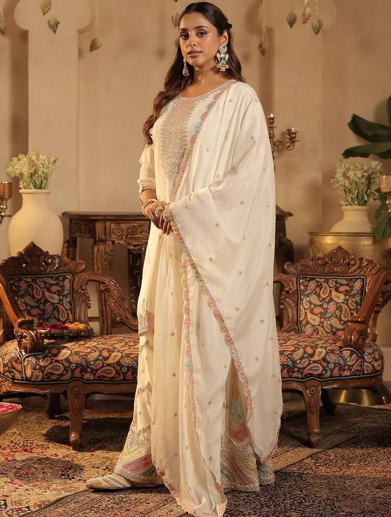 Women Ethnic Motifs Embroidered Kurta with Sharara